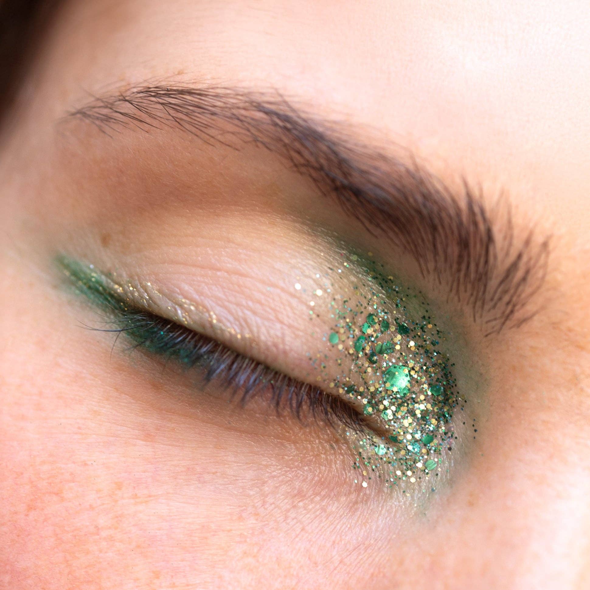 Si Si la Palette Poison Simone Glitter - Pflanzliches Glitter für Festival-Looks