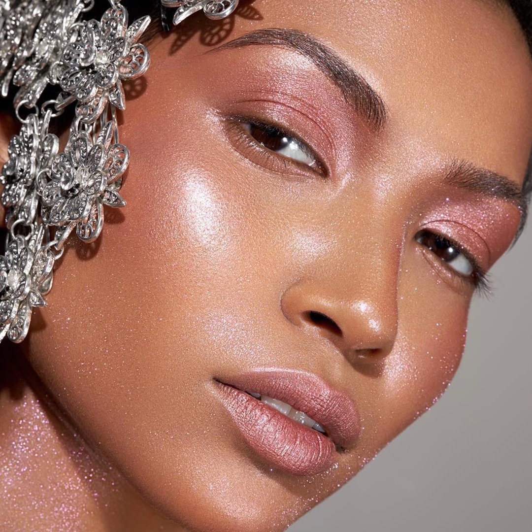 Danessa Myricks Colorfix Metallics (vegan), Lidschatten, Lippen, Blush-Farben, wasserfest