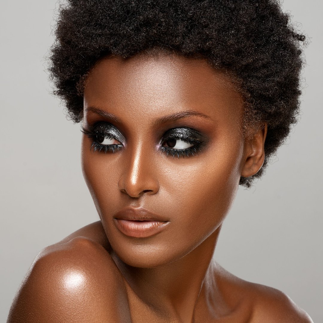 Danessa Myricks Colorfix Metallics (vegan), Lidschatten, Lippen, Blush-Farben, wasserfest